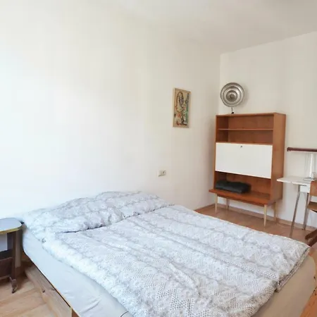 Apartment Vintage Clara- Zetkin- Park